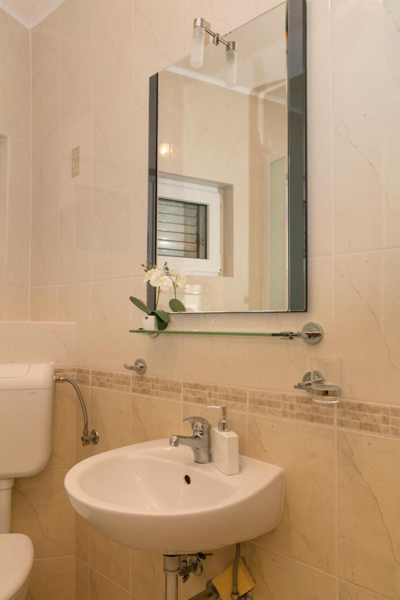 Apartmani Darinka Baška Voda Zewnętrze zdjęcie