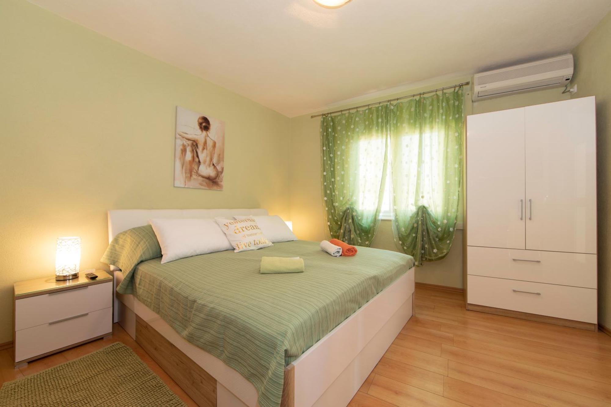 Apartmani Darinka Baška Voda Zewnętrze zdjęcie
