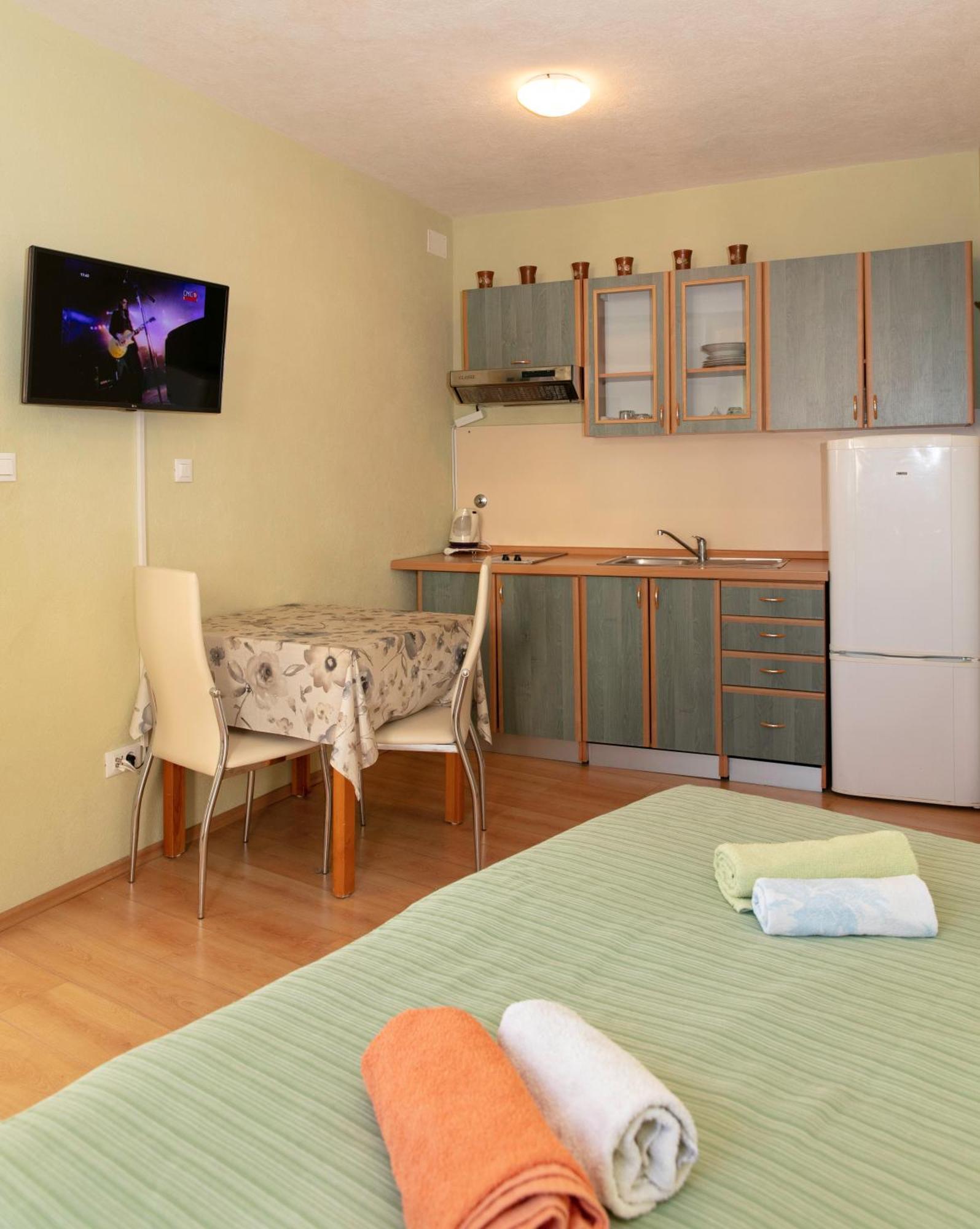 Apartmani Darinka Baška Voda Zewnętrze zdjęcie