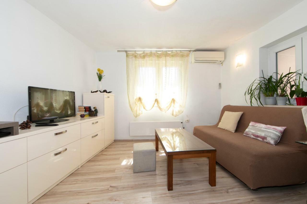 Apartmani Darinka Baška Voda Zewnętrze zdjęcie