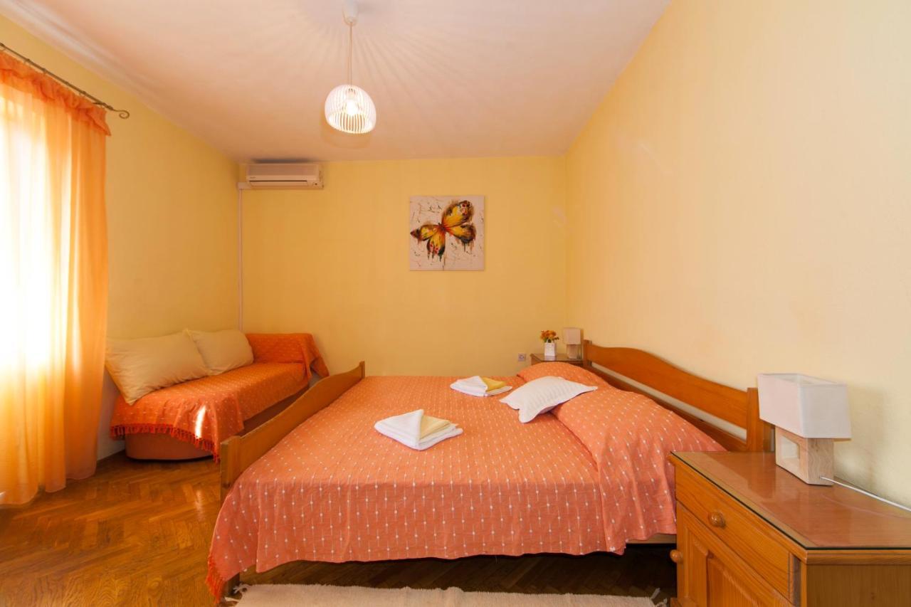 Apartmani Darinka Baška Voda Zewnętrze zdjęcie
